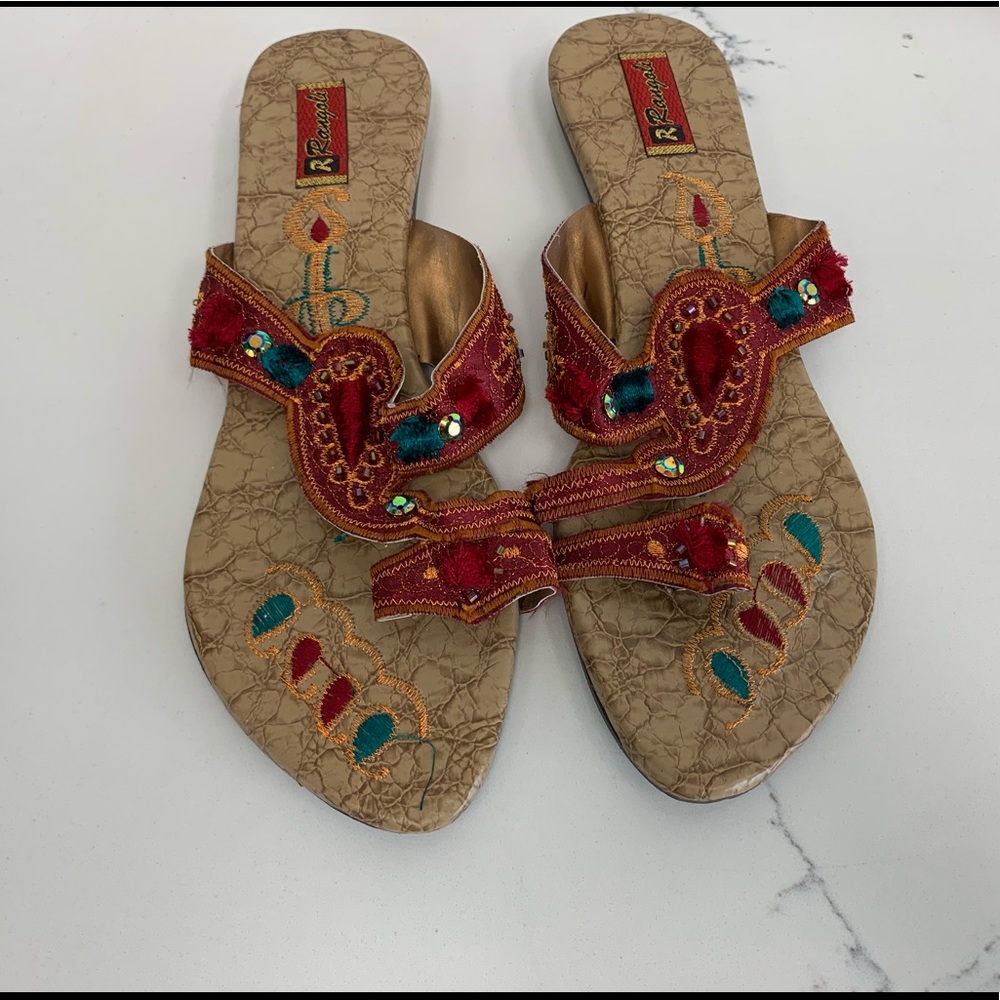 TRADITIONAL FOOT WEAR
